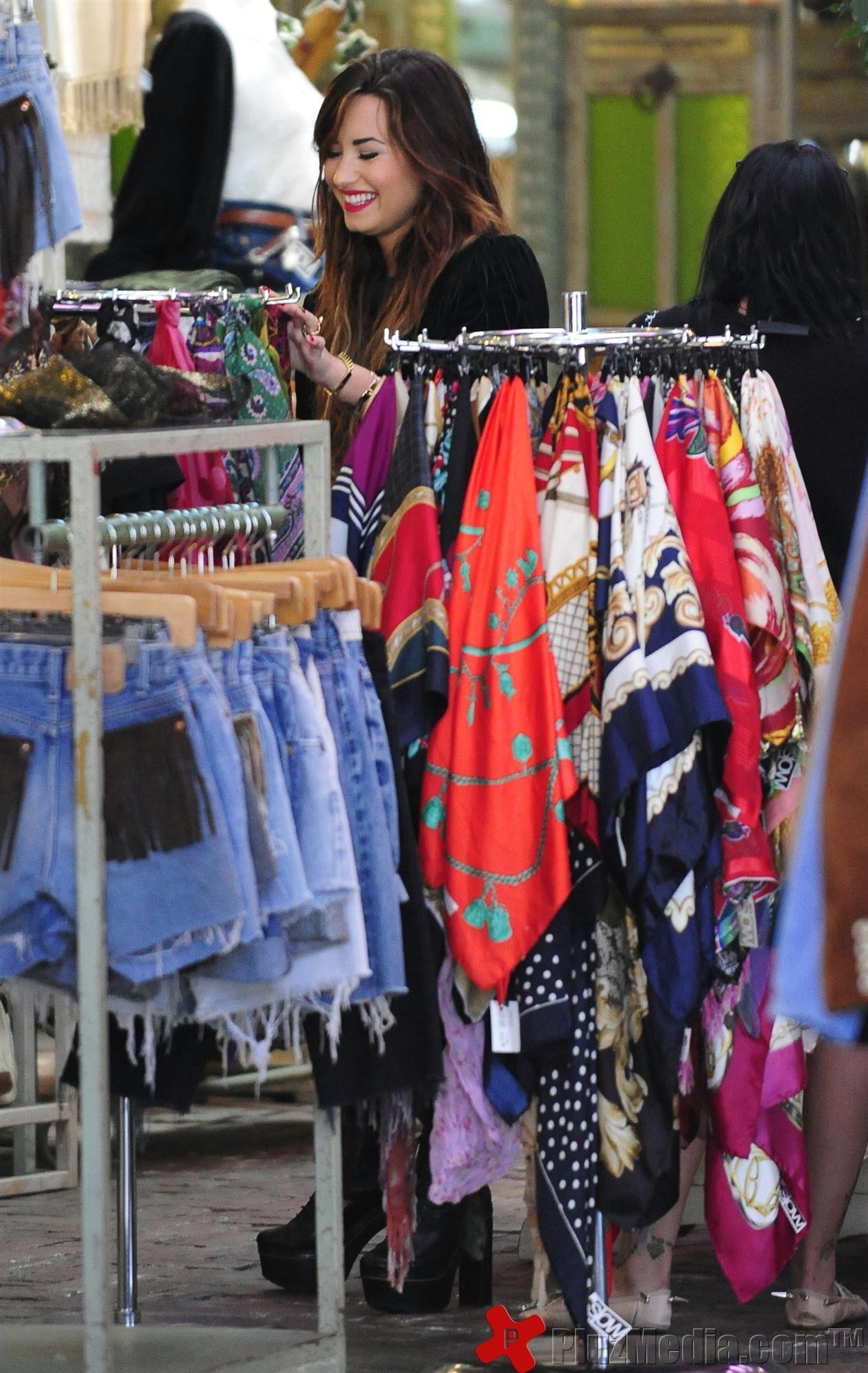 Demi Lovato shopping at Slow Boutique on Melrose Avenue | Picture 96793